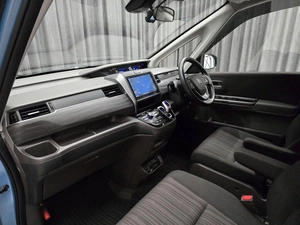 Минивэн Honda Freed 2017 года, 1325000 рублей, Красноярск
