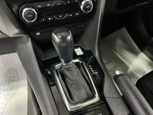 Седан Mazda Axela 2017 года, 1249000 рублей, Красноярск