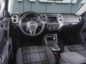 Внедорожник Volkswagen Tiguan 2016 года, 1950000 рублей, Ростов-на-Дону