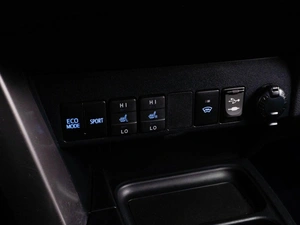 Внедорожник Toyota RAV4 2016 года, 2599000 рублей, Тюмень