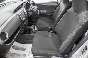 Хетчбэк Toyota Vitz 2015 года, 1019000 рублей, Барнаул