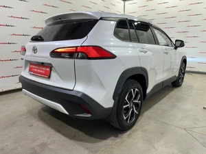 Внедорожник Toyota Corolla Cross 2024 года, 2890000 рублей, Красноярск