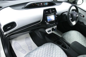 Лифтбек Toyota Prius 2016 года, 1688000 рублей, Солонцы