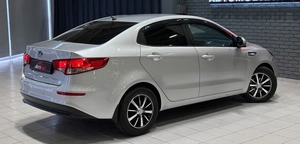 Седан Kia Rio 2016 года, 1100000 рублей, Красноярск