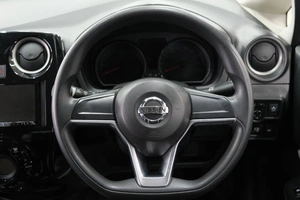 Хетчбэк Nissan Note 2018 года, 1299000 рублей, Омск