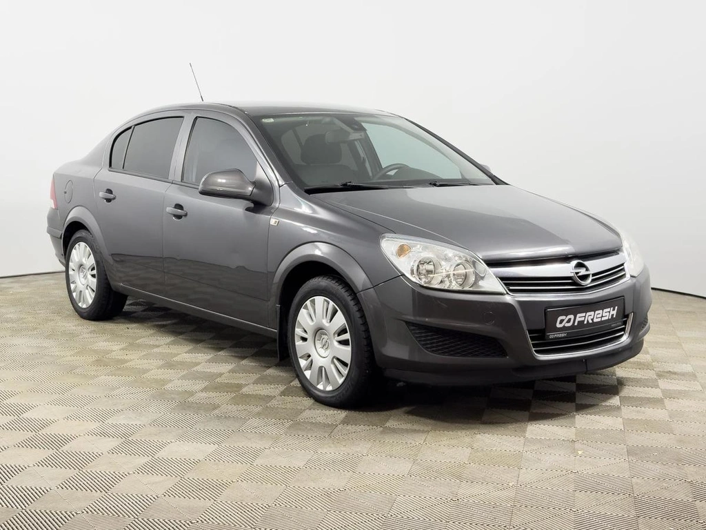 Седан Opel Astra 2012 года, 436100 рублей, Казань