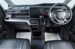 Минивэн Honda Stepwgn Spada 2016 года, 1489000 рублей, Челябинск