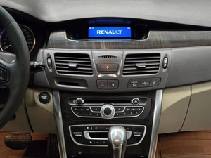 Седан Renault Latitude 2011 года, 870000 рублей, Красноярск