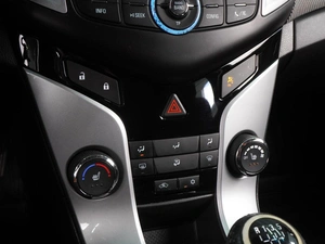 Седан Chevrolet Cruze 2013 года, 1049000 рублей, Воронеж