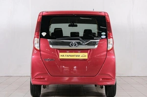 Минивэн Toyota Roomy 2017 года, 939000 рублей, Красноярск