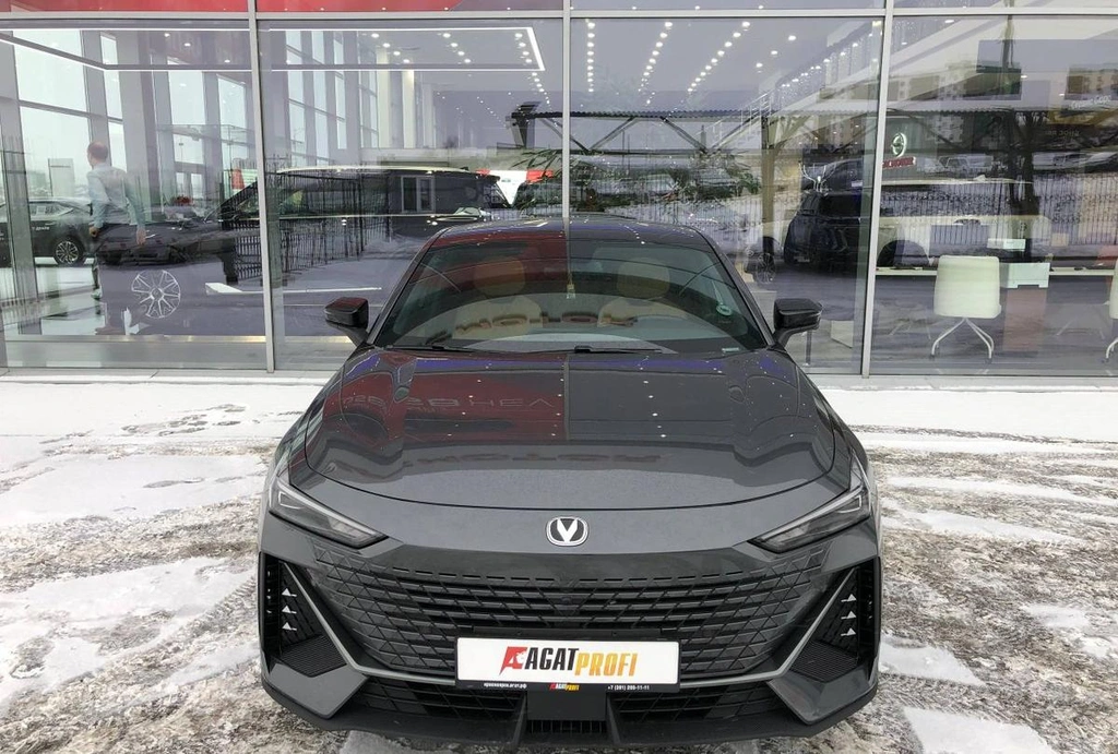 Лифтбек Changan UNI-V 2023 года, 2270000 рублей, Солонцы