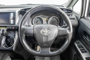 Минивэн Toyota Wish 2011 года, 1189000 рублей, Барнаул