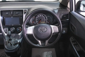 Хетчбэк Toyota Ractis 2015 года, 999000 рублей, Томск