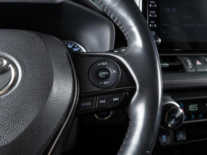Внедорожник Toyota RAV4 2019 года, 2999000 рублей, Волгоград