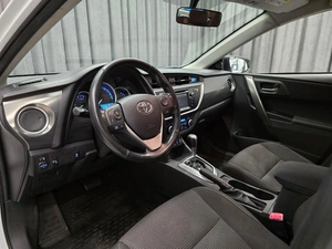 Хетчбэк Toyota Auris 2013 года, 1149000 рублей, Красноярск