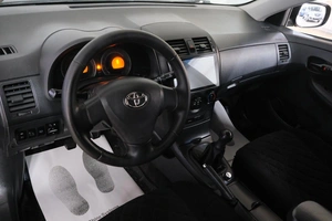 Седан Toyota Corolla 2008 года, 779000 рублей, Омск