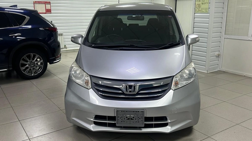 Минивэн Honda Freed 2012 года, 1055000 рублей, Ачинск