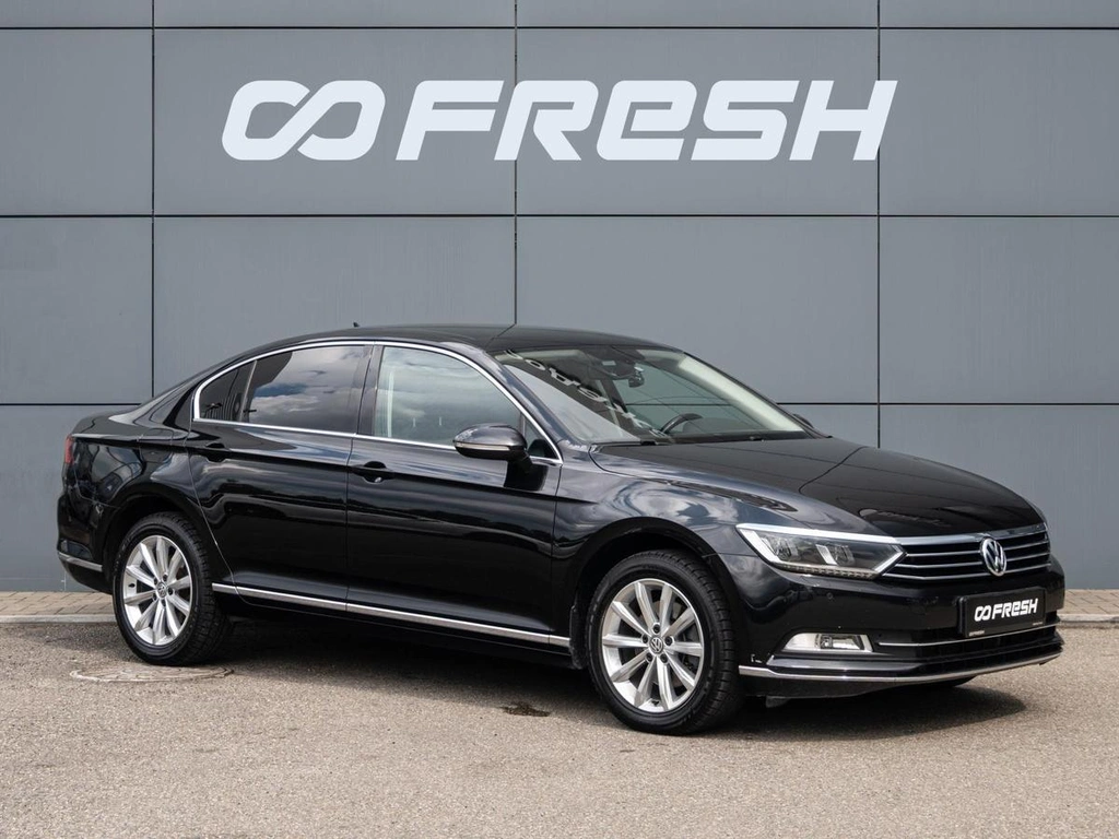 Седан Volkswagen Passat 2017 года, 2370000 рублей, Краснодар