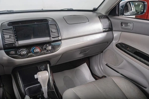 Седан Toyota Camry 2002 года, 749000 рублей, Томск