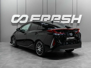 Хетчбэк Toyota Prius PHV 2017 года, 1697000 рублей, Тюмень