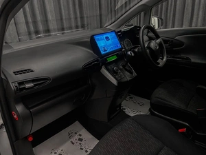 Минивэн Toyota Wish 2009 года, 1150000 рублей, Красноярск