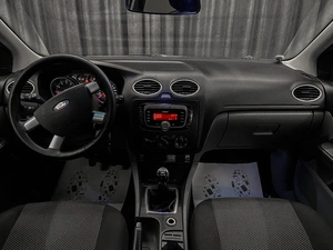 Хетчбэк Ford Focus 2011 года, 670000 рублей, Красноярск