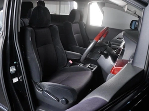 Минивэн Toyota Vellfire 2010 года, 2070000 рублей, Минеральные Воды