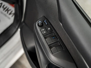 Хетчбэк Toyota Yaris 2020 года, 1270000 рублей, Красноярск