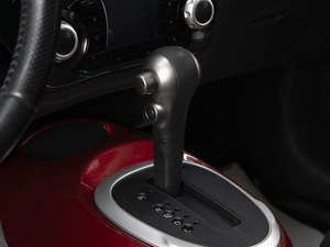 Внедорожник Nissan Juke 2012 года, 1050000 рублей, Омск