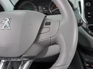 Хетчбэк Peugeot 208 2013 года, 849000 рублей, Воронеж