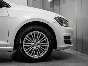 Хетчбэк Volkswagen Golf 2013 года, 979000 рублей, Тюмень