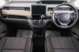 Минивэн Honda Freed 2019 года, 1499000 рублей, Красноярск