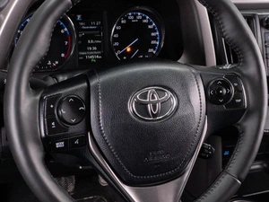 Внедорожник Toyota RAV4 2016 года, 2599000 рублей, Тюмень
