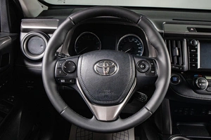 Внедорожник Toyota RAV4 2017 года, 2659000 рублей, Сургут