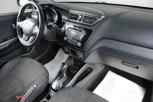 Седан Kia Rio 2012 года, 999000 рублей, Тюмень