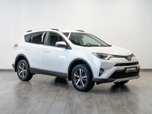 Внедорожник Toyota RAV4 2017 года, 2949000 рублей, Саратов