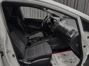 Седан Kia Cerato 2015 года, 850000 рублей, Красноярск