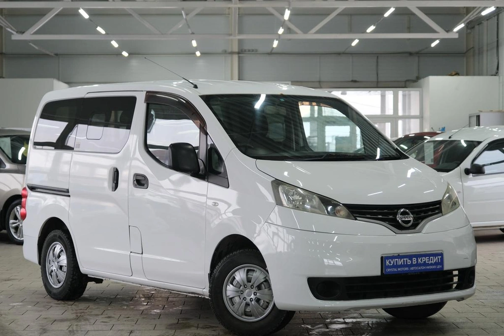 Минивэн Nissan NV200 2011 года, 939000 рублей, Омск