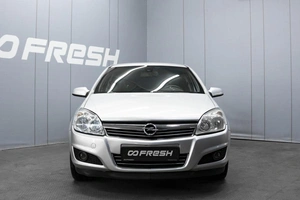 Седан Opel Astra 2010 года, 520000 рублей, Омск