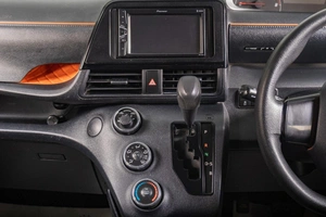 Минивэн Toyota Sienta 2016 года, 1389000 рублей, Томск