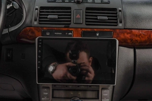 Седан Toyota Avensis 2004 года, 769000 рублей, Челябинск