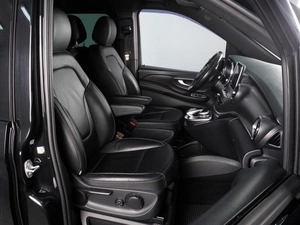 Минивэн Mercedes-benz V-класс 2018 года, 6590000 рублей, Красный Пахарь