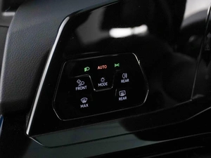 Хетчбэк Volkswagen Golf 2022 года, 2888444 рублей, Москва
