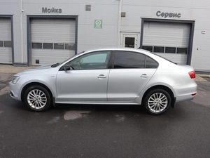 Седан Volkswagen Jetta 2013 года, 1090000 рублей, Железногорск
