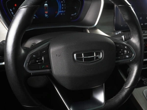 Внедорожник Geely Coolray 2023 года, 1820000 рублей, Красный Пахарь
