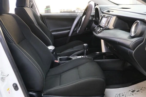 Внедорожник Toyota RAV4 2014 года, 1889000 рублей, Омск