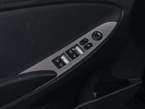 Хетчбэк Hyundai Solaris 2014 года, 799000 рублей, Сургут