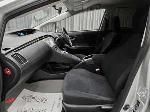Лифтбек Toyota Prius 2012 года, 1150000 рублей, Красноярск