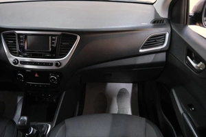 Седан Hyundai Solaris 2017 года, 1099000 рублей, Омск