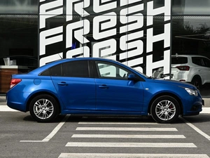 Седан Chevrolet Cruze 2011 года, 620000 рублей, Волгоград